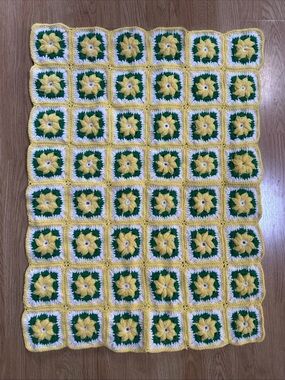 Vintage Crochet Baby Blanket Granny Squares Handmade Yellow Flower 24” X 31”